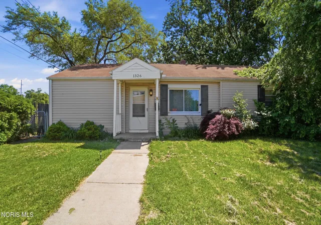 Homes for sale in Toledo, OH | 1326 Montain Rd, Toledo, OH 43615 | MLS# 10008586