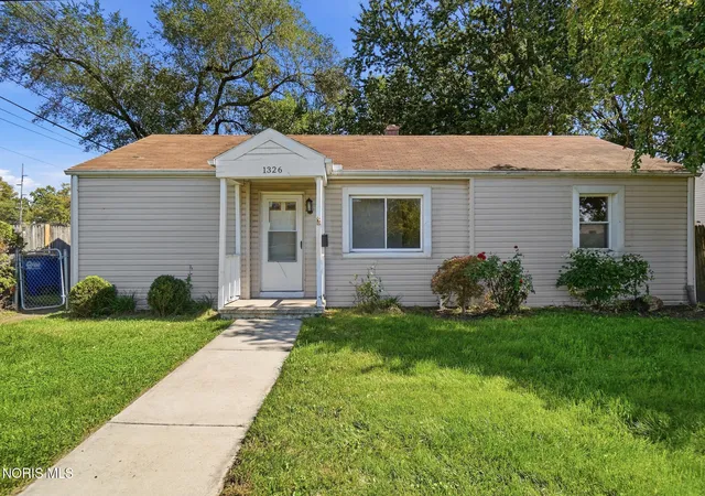 Photo 1 of Single family home for sale at 1326 Montain Rd, Toledo, OH 43615 | MLS# 10008586 | Listing updated on 2026-10-19