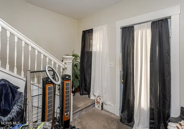 Homes for sale in Toledo, OH | 815 Dunwood Ct, Toledo, OH 43609 | MLS# 10008507