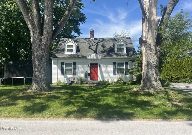 Homes for sale in Bowling Green, OH | 646 S Prospect St, Bowling Green, OH 43402 | MLS# 10008702
