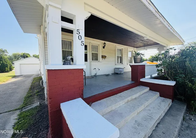 Homes for sale in Defiance, OH | 505 Ralston Ave, Defiance, OH 43512 | MLS# 10008539