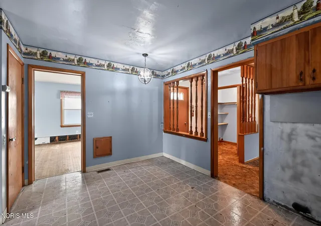 Homes for sale in Fostoria, OH | 223 Summit St, Fostoria, OH 44830 | MLS# 10008573