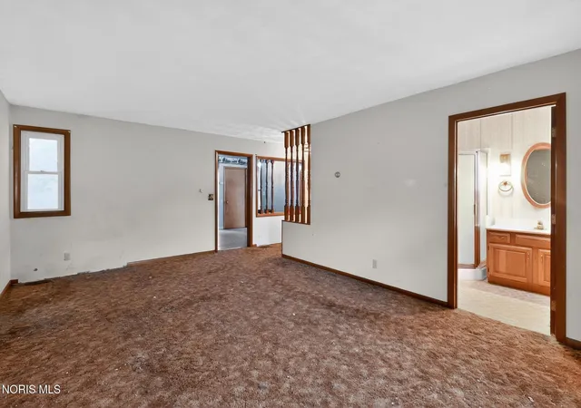 Homes for sale in Fostoria, OH | 223 Summit St, Fostoria, OH 44830 | MLS# 10008573