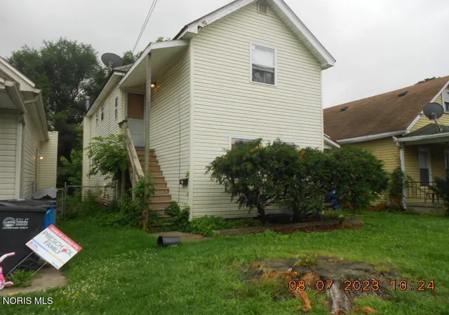 Listing Photo 3 - Condo for sale in building located at 1610 Nevada St, Toledo, OH 43605