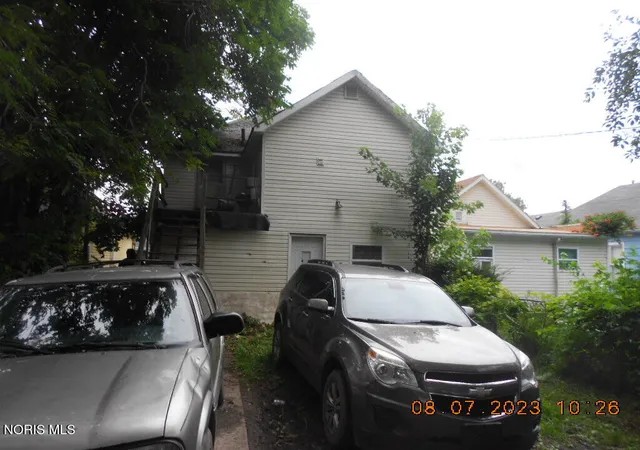 Listing Photo 5 - Condo for sale in building located at 1610 Nevada St, Toledo, OH 43605