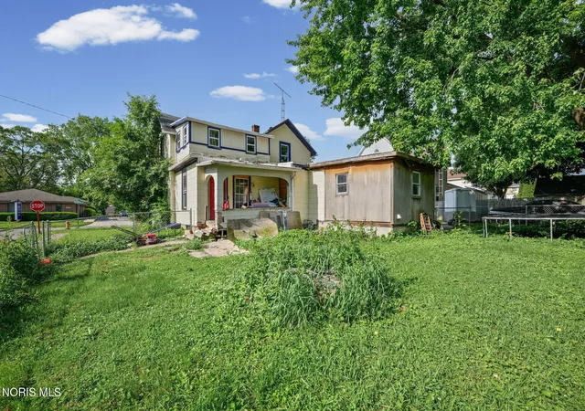 Homes for sale in Fremont, OH | 1302 Napoleon St, Fremont, OH 43420 | MLS# 10008916