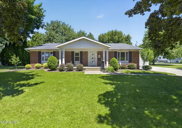 Homes for sale in Napoleon, OH | 1006 Westchester Ave, Napoleon, OH 43545 | MLS# 10008644