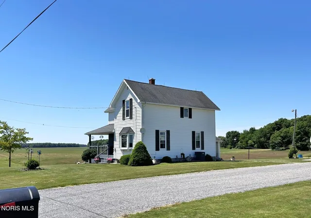 Homes for sale in Edon, OH | 7563 County Road 2, Edon, OH 43518 | MLS# 10008713