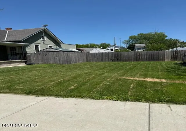 Homes for sale in Toledo, OH | 525 Plymouth St, Toledo, OH 43605 | MLS# 10008645