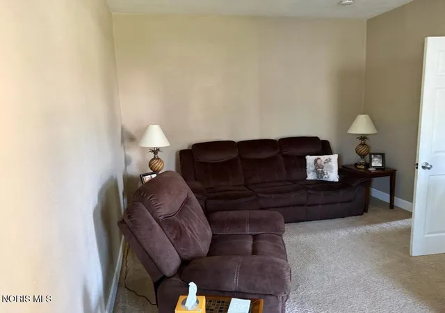 Homes for sale in Toledo, OH | 525 Plymouth St, Toledo, OH 43605 | MLS# 10008645