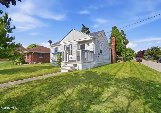 Photo 2 of Single family home for sale at 4325 Suder Ave, Toledo, OH 43611 | MLS# 10008648 | Listing updated on 2026-07-08