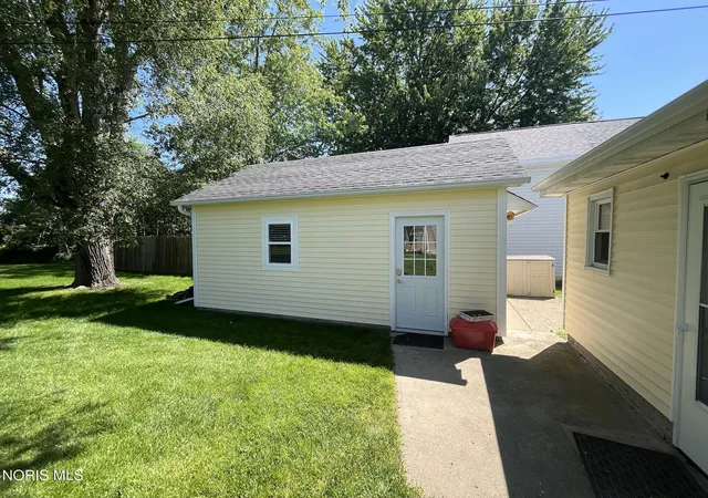 Photo 3 of Single family home for sale at 718 Park St, Napoleon, OH 43545 | MLS# 10008899 | Listing updated on 2026-07-14