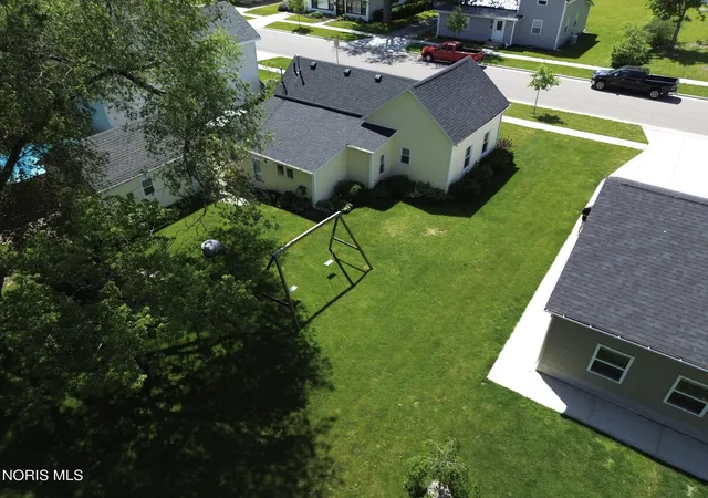Photo 4 of Single family home for sale at 718 Park St, Napoleon, OH 43545 | MLS# 10008899 | Listing updated on 2026-07-14