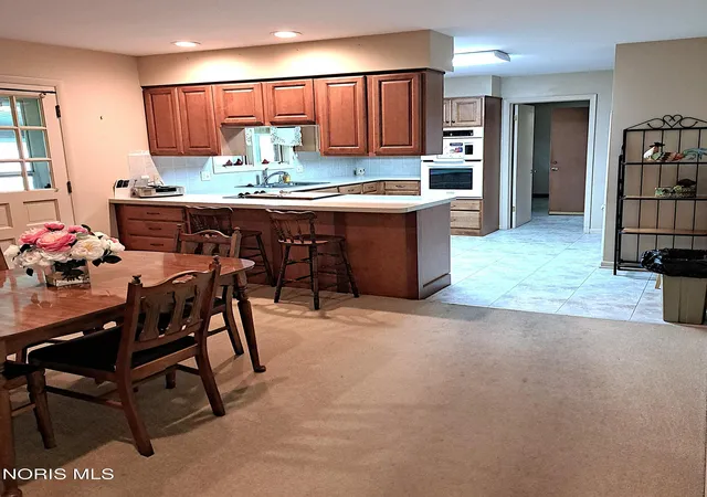 Homes for sale in Findlay, OH | 300 Mohican Rd, Findlay, OH 45840 | MLS# 10008695