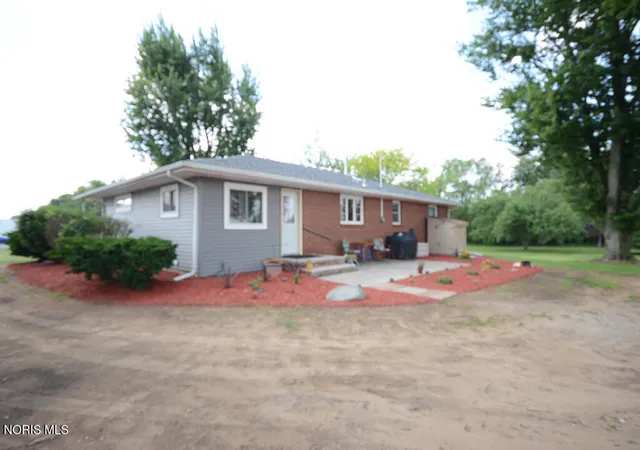 Photo 3 of Single family home for sale at 1300 E Bowling Green Rd, Bradner, OH 43406 | MLS# 10008709 | Listing updated on 2026-07-20