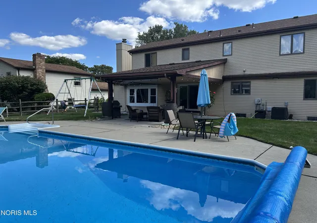2nd image of 2338 Cedarwood Dr, Maumee, OH 43537 | MLS# 10008715