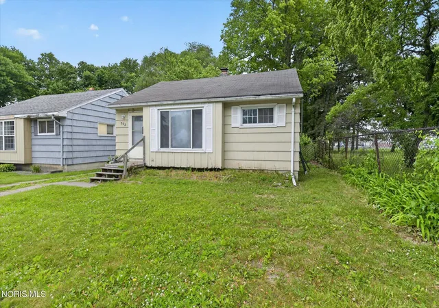 Photo 3 of Single family home for sale at 532 W Capistrano Ave, Toledo, OH 43612 | MLS# 10008741 | Listing updated on 2026-08-27