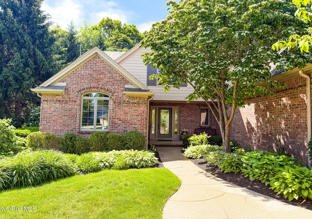 Photo 2 of Single family home for sale at 8977 Whispering Pine Curv, Sylvania, OH 43560 | MLS# 10008787 | Listing updated on 2026-07-30