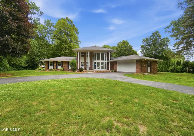 Homes for sale in Holland, OH | 28 N Centennial Rd, Holland, OH 43528 | MLS# 10008827