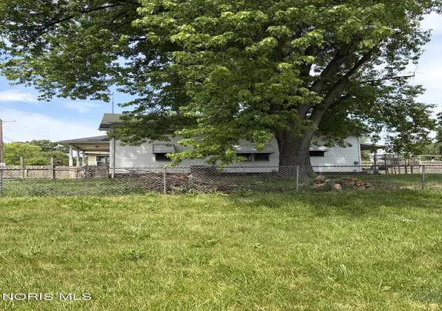 Photo 3 of Single family home for sale at 1123 Liberty St, Toledo, OH 43605 | MLS# 10008871 | Listing updated on 2026-10-08