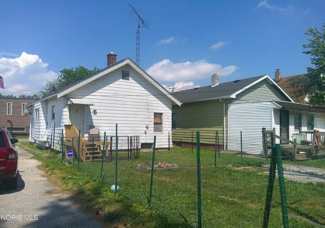 Photo 2 of Single family home for sale at 729 Chicago St, Toledo, OH 43611 | MLS# 10008872 | Listing updated on 2026-06-08