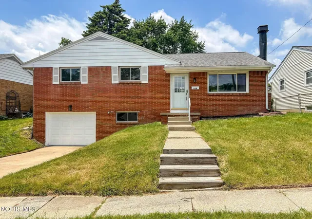 1st image of 358 Crestway Dr, Oregon, OH 43616 | MLS# 10009024