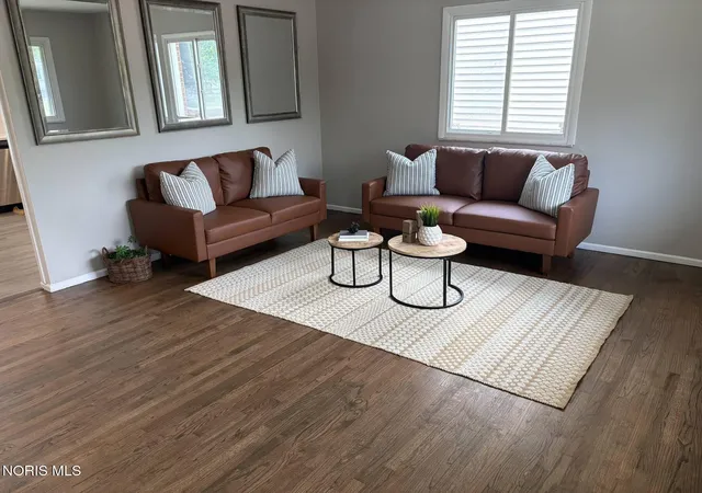 Photo 3 of Single family home for sale at 358 Crestway Dr, Oregon, OH 43616 | MLS# 10009024 | Listing updated on 2026-07-23