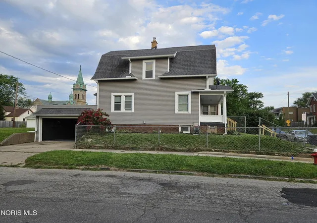 Photo 2 of Sale Pending at 401 Platt St, Toledo, OH 43605 | MLS# 10008893 | Listing updated on 2026-09-03