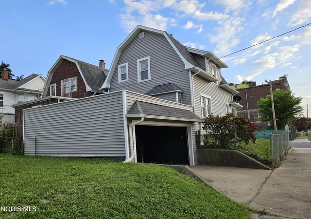 Photo 3 of Sale Pending at 401 Platt St, Toledo, OH 43605 | MLS# 10008893 | Listing updated on 2026-09-03