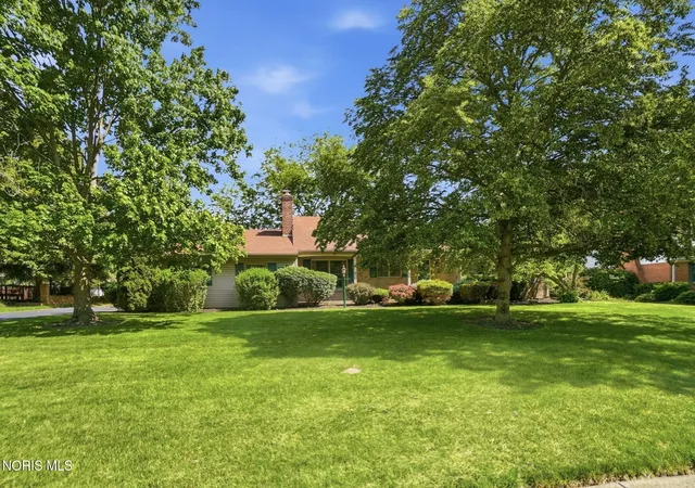 Photo 3 of Single family home for sale at 1626 Imperial Ln, Findlay, OH 45840 | MLS# 10008921 | Listing updated on 2026-06-14