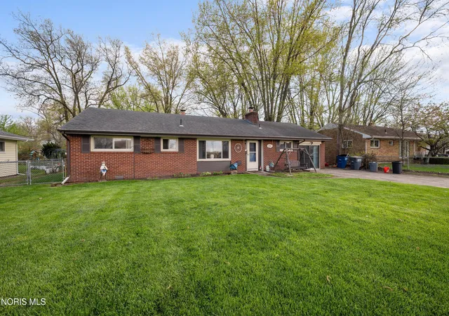 Homes for sale in Toledo, OH | 2741 Lyceum Pl, Toledo, OH 43613 | MLS# 10008934