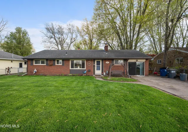 Homes for sale in Toledo, OH | 2741 Lyceum Pl, Toledo, OH 43613 | MLS# 10008934
