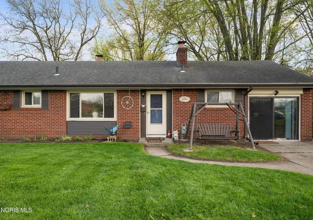 Homes for sale in Toledo, OH | 2741 Lyceum Pl, Toledo, OH 43613 | MLS# 10008934