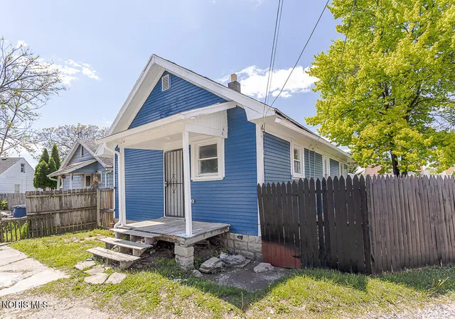 3rd image of 509 Dover Pl, Toledo, OH 43605 | MLS# 10009003