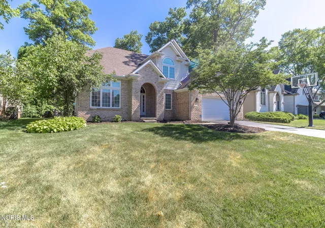 Photo 2 of Single family home for sale at 8948 Linden Lake Rd, Sylvania, OH 43560 | MLS# 10008945 | Listing updated on 2026-09-05