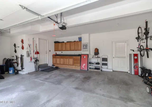 Photo 59 of Single family home for sale at 8948 Linden Lake Rd, Sylvania, OH 43560 | MLS# 10008945 | Listing updated on 2026-09-05