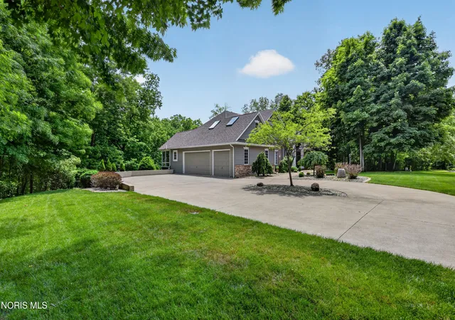Homes for sale in Bryan, OH | 125 Turnberry Dr, Bryan, OH 43506 | MLS# 10009015