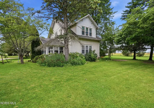 Homes for sale in Fostoria, OH | 2494 Pelton Rd, Fostoria, OH 44830 | MLS# 10009110