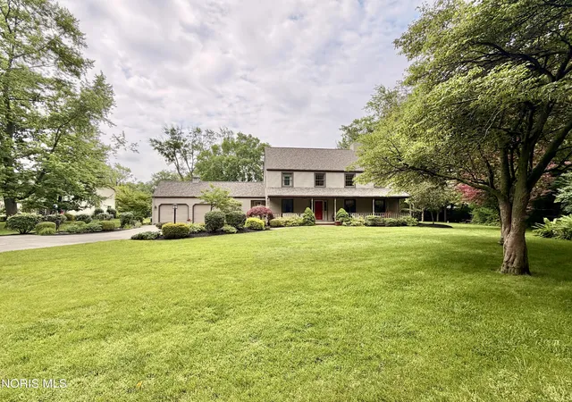 Homes for sale in Fremont, OH | 27 Ridge Dr, Fremont, OH 43420 | MLS# 10008981