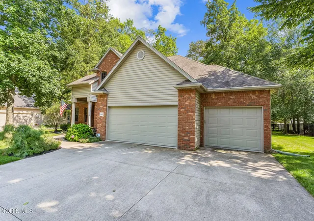 Photo 2 of Single family home for sale at 1443 Silver Pine Ln, Findlay, OH 45840 | MLS# 10009000 | Listing updated on 2026-08-31