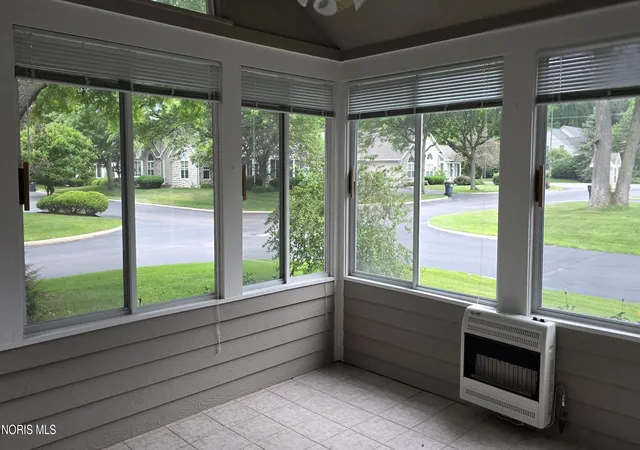 Condo for sale in building located at 2354 Whispering Pines Dr, Toledo, OH 43617 - Unit #
