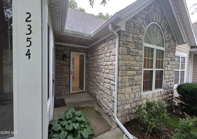 4th image of 2354 Whispering Pines Dr, Toledo, OH 43617 | MLS# 10009057