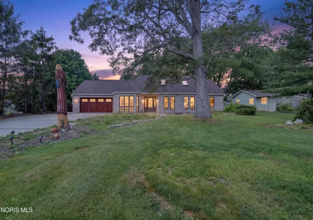 Photo 1 of Sale Pending at 207 Lakeview Dr, Bryan, OH 43506 | MLS# 10009021 | Listing updated on 2026-07-29