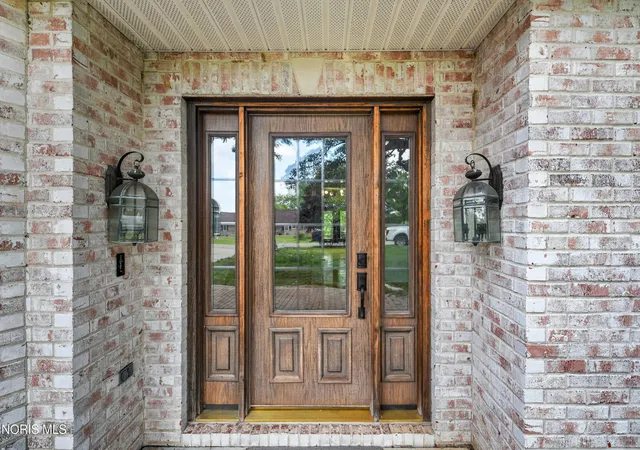 Photo 4 of Sale Pending at 207 Lakeview Dr, Bryan, OH 43506 | MLS# 10009021 | Listing updated on 2026-07-29