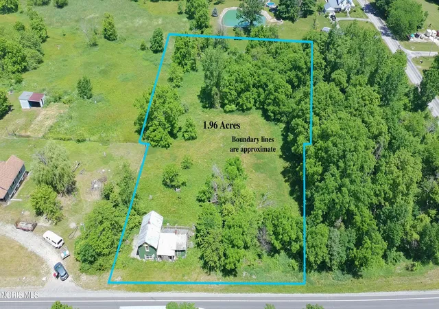 Homes for sale in Edon, OH | 1827 Us Hwy 20, Edon, OH 43518 | MLS# 10009078