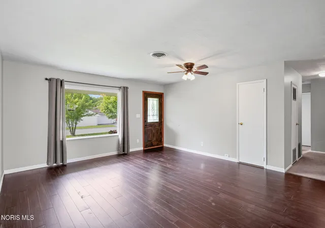 Photo 2 of Single family home for sale at 712 Charles Ave, Findlay, OH 45840 | MLS# 10009039 | Listing updated on 2026-07-06