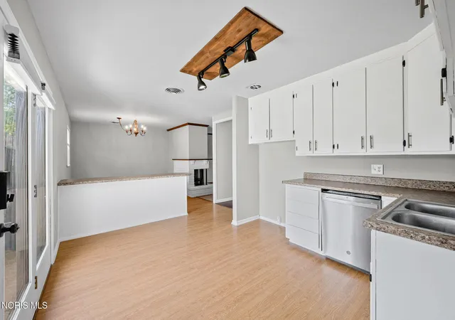 Photo 4 of Single family home for sale at 712 Charles Ave, Findlay, OH 45840 | MLS# 10009039 | Listing updated on 2026-07-06