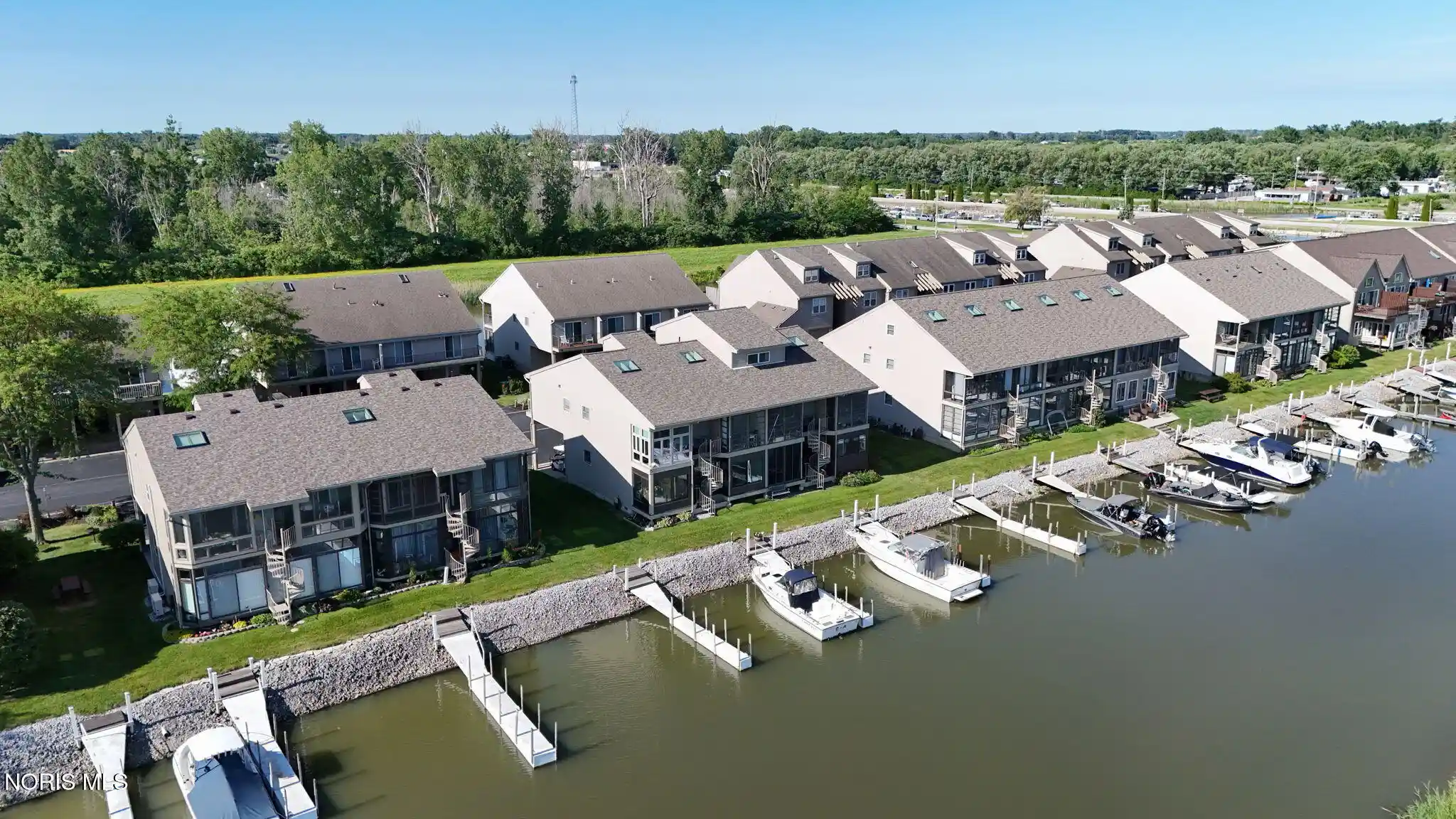 Listing Photo 2 - Condo for sale in 8893 W Canada Goose Ct located at 8893 W Canada Goose Ct, Oak Harbor, OH 43449 - Unit #8893