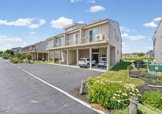 Homes for sale in Oak Harbor, OH | 8893 W Canada Goose Ct #8893, Oak Harbor, OH 43449 | MLS# 10009714