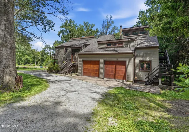Homes for sale in Bowling Green, OH | 17510 Euler Rd, Bowling Green, OH 43402 | MLS# 10009302